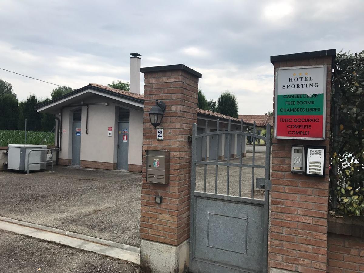 Hotel Sporting Campagnola Emilia Exterior foto