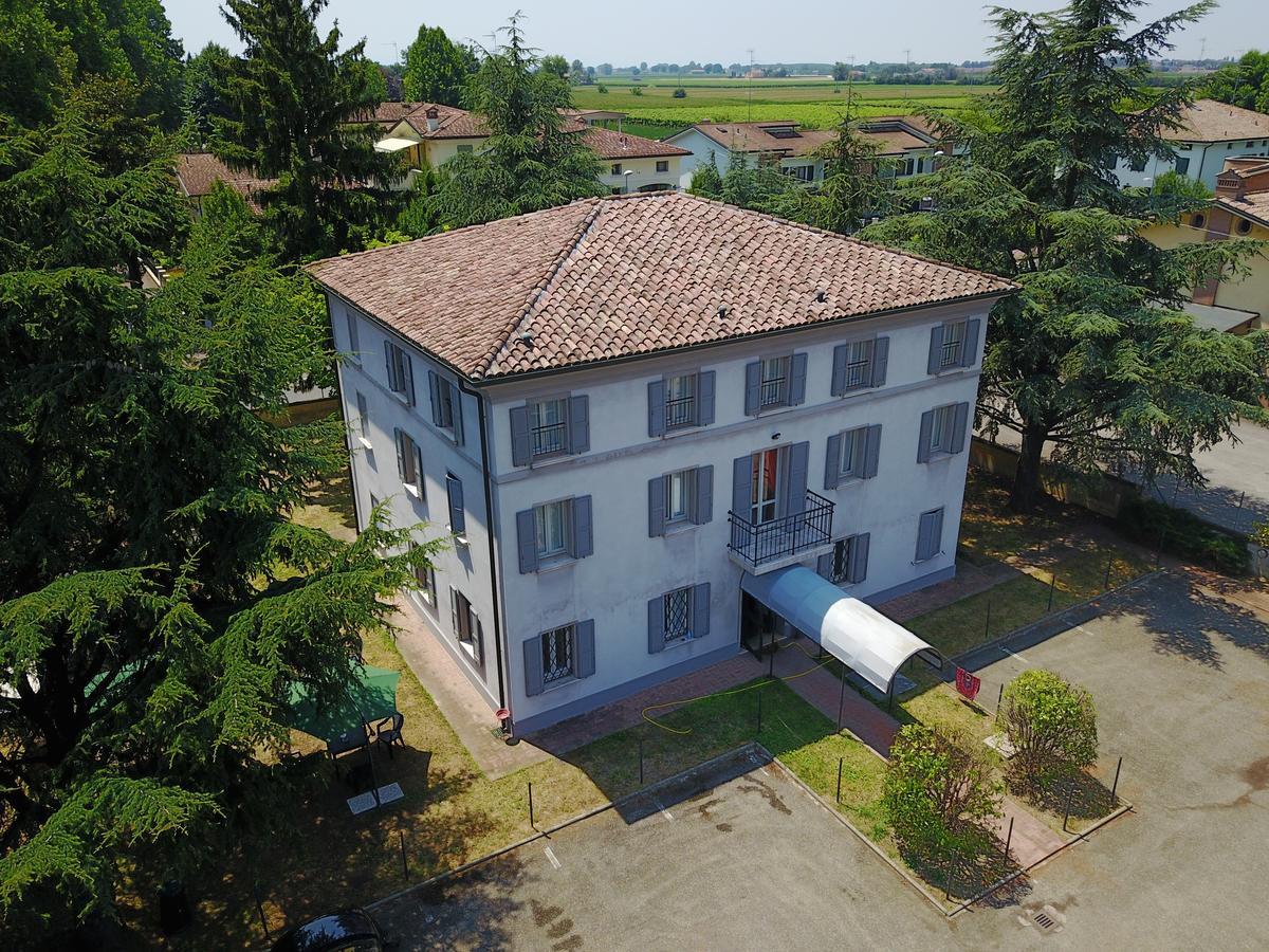Hotel Sporting Campagnola Emilia Exterior foto